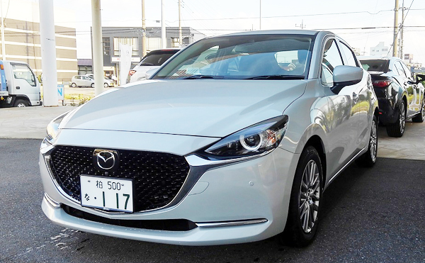 MAZDA 2
